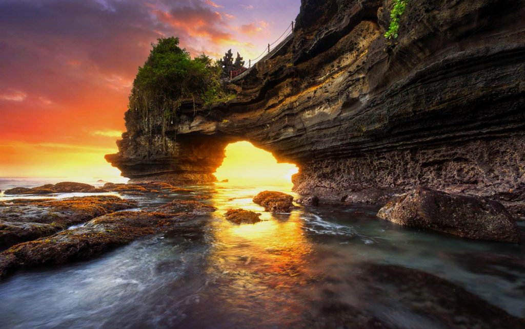 tanah-lot-sunset-1024x643.jpg