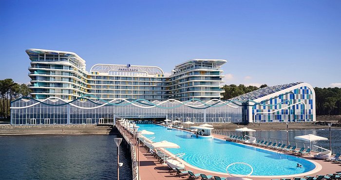 Paragraph Resort & Spa